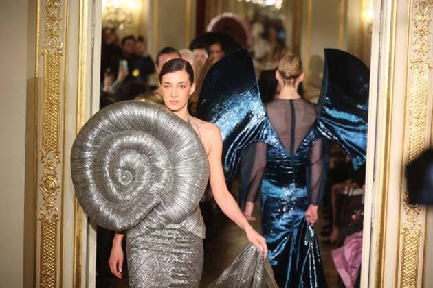 PFW Lena Erziak Runway A Model walks the runway during the Lena Erziak Women s Haute-Couture Spring Summer 2025 show as part of Paris Fashion Week in Paris, France on January 28, 2025. Photo by Jerome Dominé ABACAPRESS.COM  Copyright: xDominexJerome ABACAx