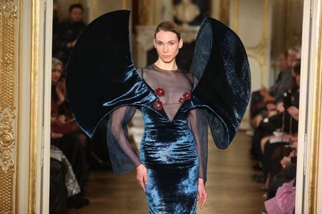 PFW Lena Erziak Runway A Model walks the runway during the Lena Erziak Women s Haute-Couture Spring Summer 2025 show as part of Paris Fashion Week in Paris, France on January 28, 2025. Photo by Jerome Dominé ABACAPRESS.COM  Copyright: xDominexJerome ABACAx