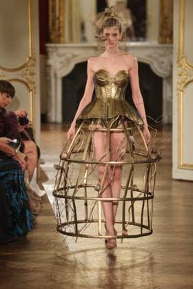 PFW Lena Erziak Runway A Model walks the runway during the Lena Erziak Women s Haute-Couture Spring Summer 2025 show as part of Paris Fashion Week in Paris, France on January 28, 2025. Photo by Jerome Dominé ABACAPRESS.COM  Copyright: xDominexJerome ABACAx
