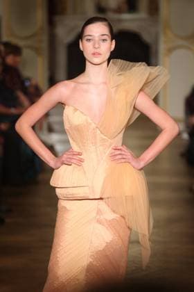 PFW Lena Erziak Runway A Model walks the runway during the Lena Erziak Women s Haute-Couture Spring Summer 2025 show as part of Paris Fashion Week in Paris, France on January 28, 2025. Photo by Jerome Dominé ABACAPRESS.COM  Copyright: xDominexJerome ABACAx