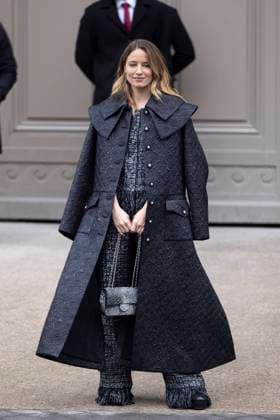 Entertainment Themen der Woche KW05 Entertainment Bilder des Tages PFW - Chanel Exit Paris, France - January 28: Dianna Agron leaves Chanel fashion show during the Haute Couture Fall Winter 2025 - 2026 Fashion Week on January 28, 2025 in Paris, France. Photo by ABACAPRESS.COM Paris France  Copyright: xABACAx
