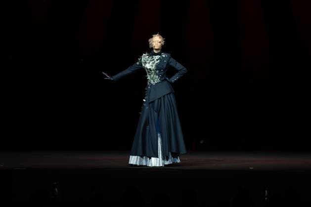 Julien Fournie: Runway - Paris Fashion Week - Haute Couture Spring-Summer 2025 PARIS, FRANCE - JANUARY 28 Models pose on the runway during the Julien FourniÃ Haute Couture Spring-Summer 2025 show at Theatre Mogador as part of Paris Fashion Week on January 28, 2025 in Paris, France., Credit:Lounis Tiar Avalon France, Paris, Theatre Mogador  Copyright: xLounisxTiarx xAvalonx 0958405545