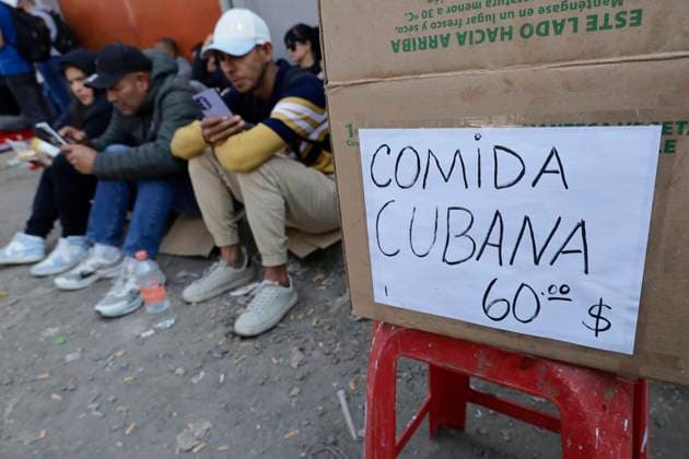 Facilities Of The Mexican Commission For Refugee Assistance In Mexico, Saturated By Mass Deportation After The Return Of Donald Trump To The Presidency Of The United States Migrants are stranded in Mexico, outside the facilities of the Mexican Commission for Refugee Assistance in the State of Mexico, waiting for an appointment to apply for a Visitor Card for Humanitarian Reasons to access health services and employment opportunities in Mexico while they are being assisted. They report that the CBP One application has stopped working, which, through an appointment, would allow them possible migratory flow to the United States and reduce the possibility of organized crime affecting their movement, among other challenges they face in their  Copyright: xGerardoxVieyrax originalFilename: vieyra-notitle250128_npHUj.jpg