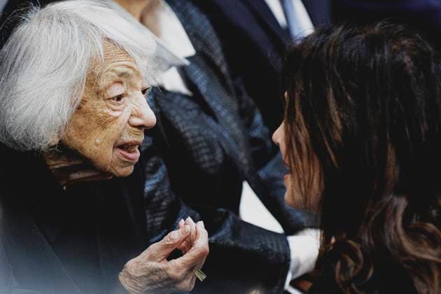 (L-R) Margot Friedlaender, Zeitzeugin des Holocausts, und Schauspielerin Iris Berben, aufgenommen im Rahmen der Gedenkveranstaltung im Deutschen Bundestag fuer die Opfer des Holocaust. Berlin, 29.01.2025. Berlin Deutschland *** L R Margot Friedlaender, contemporary witness of the Holocaust, and actress Iris Berben, recorded during the memorial ceremony in the German Bundestag for the victims of the Holocaust Berlin, 29 01 2025 Berlin Germany Copyright: xFlorianxGaertnerx