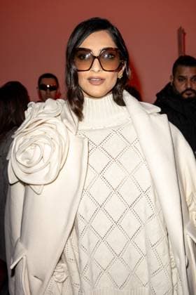 PFW - Elie Saab Front Sonam Kapoor attending the Elie Saab Haute Couture Spring-Summer 2025 show as part of Paris Fashion Week on January 29, 2025 in Paris, France. Photo by Ammar Abd Rabbo ABACAPRESS.COM Paris France  Copyright: xAbdxRabboxAmmar ABACAx