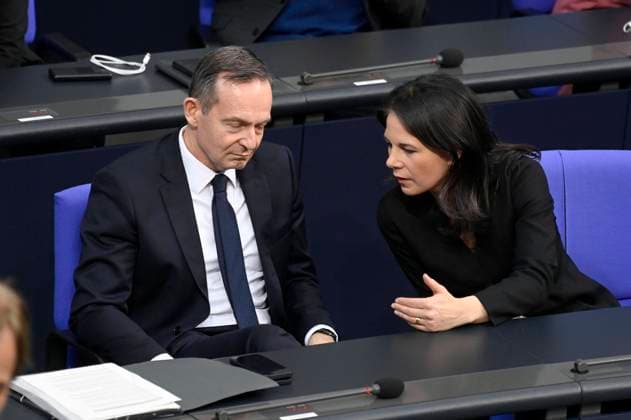 Volker Wissing und Annalena Baerbock in der 209. Sitzung des Deutschen Bundestages im Reichstagsgebäude. Berlin, 29.01.2025 *** Volker Wissing and Annalena Baerbock at the 209th session of the German Bundestag in the Reichstag building Berlin, 29 01 2025 Foto:xF.xKernx xFuturexImagex bundestagssitzung209_5117