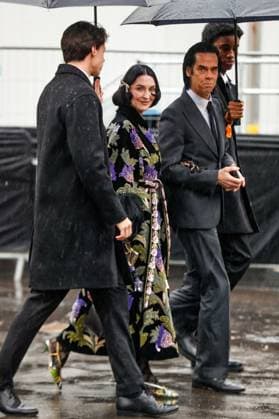 Arrivals at the Vertigeneux show, the Valentino at the Palais Brongniart Collection Haute Couture Spring Summer 2025 at Paris Fashion Week PFW Susie Cave and Nick Cave Arrivals at the Vertigeneux show, the Valentino au palais Brongniart Collection Haute Couture Printemps Eté 2025 as part of Paris Fashion Week PFW , France, January 29, 2025 Christophe Clovis Bestimage Arrivals Vertigeneux, the Valentino Haute Couture Spring Summer 2025 show as part of Paris Fashion Week on January 29, 2025 in Paris, France Paris France  Copyright: xClovis-Guignebourg BestimagexClovis-Guignebourg Bestimagex