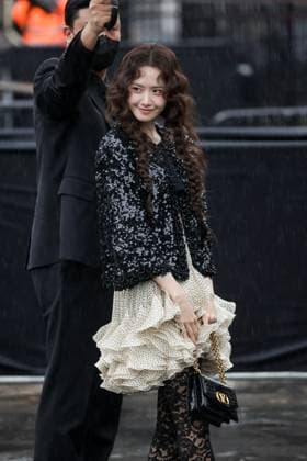 PFW - Valentino Haute Couture - Arrivals NB Im Yoon-ah attends the Valentino Haute Couture Spring-Summer 2025 show as part of Paris Fashion Week on January 29, 2025 in Paris, France. Photo by Nasser Berzane ABACAPRESS.COM Paris France  Copyright: xBerzanexNasser ABACAx