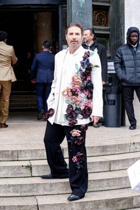 Arrivals and exits of the Elie Saab show at the Palais de Tokyo Haute Couture Spring Summer 2025 collection during Paris Fashion Week PFW Richard Orlinski Arrivals and exits of the Elie Saab show at the Palais de Tokyo Haute Couture Spring Summer 2025 collection during Paris Fashion Week PFW , FRance, le 29 janvier 2025 Denis Guignebourg Bestimage Arrivals and exits of the Elie Saab show at the Palais de Tokyo Haute Couture Spring Summer 2025 collection during Paris Fashion Week PFW , France, January 29, 2025 Paris France  Copyright: xClovis-Guignebourg BestimagexClovis-Guignebourg Bestimagex