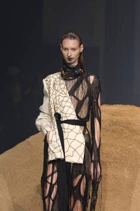 Yuima Nakazato Haute Couture spring summer 2025 Paris january 2025 Yuima Nakazato Haute Couture spring summer 2025 Paris january 2025, Credit:Zeppelin Avalon  Copyright: xZeppelinx xAvalonx 0958652567