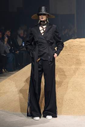 Yuima Nakazato Haute Couture spring summer 2025 Paris january 2025 Yuima Nakazato Haute Couture spring summer 2025 Paris january 2025, Credit:Zeppelin Avalon  Copyright: xZeppelinx xAvalonx 0958652828