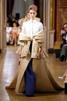 Viktor & Rolf Haute Couture spring summer 2025 Paris January 2025 Viktor & Rolf Haute Couture spring summer 2025 Paris January 2025, Credit:Zeppelin Avalon  Copyright: xZeppelinx xAvalonx 0958670218