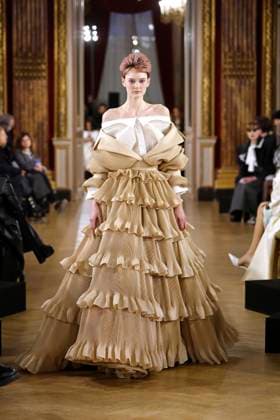 Viktor & Rolf Haute Couture spring summer 2025 Paris January 2025 Viktor & Rolf Haute Couture spring summer 2025 Paris January 2025, Credit:Zeppelin Avalon  Copyright: xZeppelinx xAvalonx 0958670811