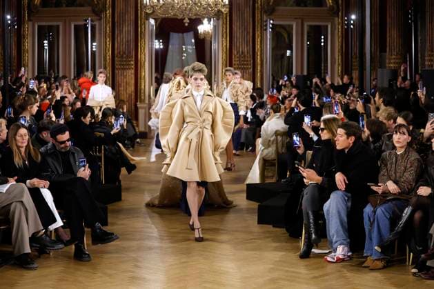 Viktor & Rolf Haute Couture spring summer 2025 Paris January 2025 Viktor & Rolf Haute Couture spring summer 2025 Paris January 2025, Credit:Zeppelin Avalon  Copyright: xZeppelinx xAvalonx 0958670980