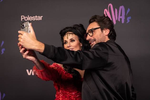Presenter Zohra and with boyfriend pictured during the 17th edition of the MIA s (Music Industry Award) award show, in Merksem, Wednesday 29 January 2025. The MIA awards are handed out by the VRT and VI.BE.  JAMESxARTHURxGEKIERE 111414673