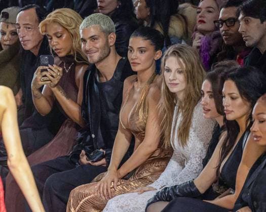 Kylie Jenner au Front Row du défilé Jean Paul Gaultier chez JPG Collection Haute Couture Printemps Eté 2025 lors de la Fashion Week de Paris PFW Kylie Jenner au Front Row du défilé Jean Paul Gaultier chez JPG Collection Haute Couture Printemps Eté 2025 lors de la Fashion Week de Paris PFW , France, le 29 janvier 2025 Bestimage Kylie Jenner during the Jean Paul Gaultier Haute Couture Spring Summer 2025 show as part of Paris Fashion Week on January 29, 2025 in Paris, France Paris France  Copyright: xAgencex xBestimagexAgencex xBestimagex