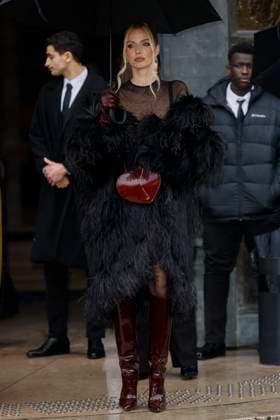 PFW - Elie Saab Arrivals Paris, France - January 29: Leonie Hanne arrives to Elie Saab fashion show during the Haute Couture Fall Winter 2025 - 2026 Fashion Week on January 29, 2025 in Paris, France. Photo by Marco Piovanotto Abacapress.com Paris France  Copyright: xPiovanottoxMarco ABACAx