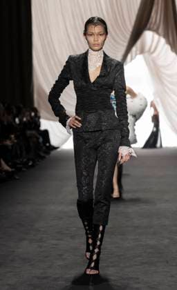 Défilé Jean Paul Gaultier x Ludovic De St Sernin Collection Haute Couture Automne Hiver 2024 2025 lors de la Fashion Week de Paris PFW Défilé Jean Paul Gaultier x Ludovic De St Sernin Collection Haute Couture Automne Hiver 2025 2026 lors de la Fashion Week de Paris PFW , le 29 janvier 2025 Jean Paul Gaultier x Ludovic De St Sernin Fashion Show Haute Couture Fall Winter 2025 2026 during Paris Fashion Week,on january 9th 2025 Paris France  Copyright: xAgencex xBestimagexAgencex xBestimagex