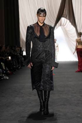 Défilé Jean Paul Gaultier x Ludovic De St Sernin Collection Haute Couture Automne Hiver 2024 2025 lors de la Fashion Week de Paris PFW Défilé Jean Paul Gaultier x Ludovic De St Sernin Collection Haute Couture Automne Hiver 2025 2026 lors de la Fashion Week de Paris PFW , le 29 janvier 2025 Jean Paul Gaultier x Ludovic De St Sernin Fashion Show Haute Couture Fall Winter 2025 2026 during Paris Fashion Week,on january 9th 2025 Paris France  Copyright: xAgencex xBestimagexAgencex xBestimagex