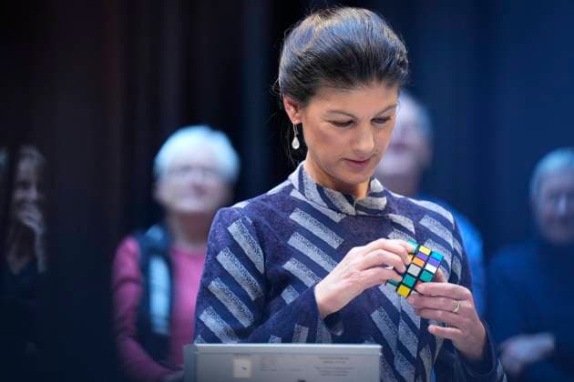 Bilder des Jahres 2025, News 01 Januar News Themen der Woche KW05 News Bilder des Tages Deutschlandfunk, Humboldt Forum, Sahra Wagenknecht, BSW Studio 9, Humboldt Forum, Berlin, Deutschlandfunk, Gespräch, Sahra Wagenknecht, BSW, Zauberwürfel Berlin Berlin GER *** Deutschlandfunk, Humboldt Forum, Sahra Wagenknecht, BSW Studio 9, Humboldt Forum, Berlin, Deutschlandfunk, Gespräch, Sahra Wagenknecht, BSW, Zauberwürfel Berlin Berlin GER