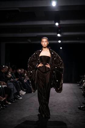 PFW - Ashi Studio Runway A model walks the runway during the Ashi Studio Haute-Couture Spring Summer 2025 show as part of Paris Fashion Week in Paris, France on January 30, 2025. Photo by Eliot Blondet ABACAPRESS.COM Paris France  Copyright: xBlondetxEliot ABACAx