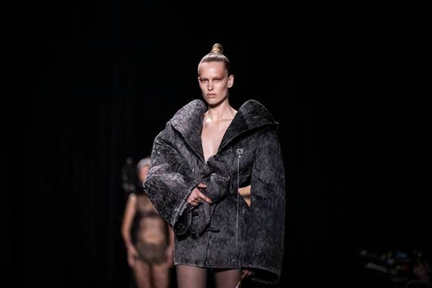 PFW - Ashi Studio Runway A model walks the runway during the Ashi Studio Haute-Couture Spring Summer 2025 show as part of Paris Fashion Week in Paris, France on January 30, 2025. Photo by Eliot Blondet ABACAPRESS.COM Paris France  Copyright: xBlondetxEliot ABACAx