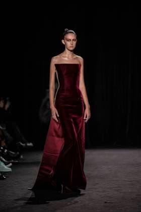 PFW - Ashi Studio Runway A model walks the runway during the Ashi Studio Haute-Couture Spring Summer 2025 show as part of Paris Fashion Week in Paris, France on January 30, 2025. Photo by Eliot Blondet ABACAPRESS.COM Paris France  Copyright: xBlondetxEliot ABACAx