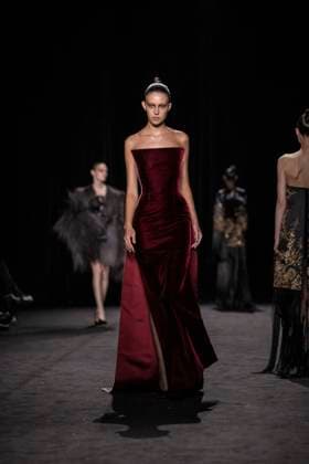 PFW - Ashi Studio Runway A model walks the runway during the Ashi Studio Haute-Couture Spring Summer 2025 show as part of Paris Fashion Week in Paris, France on January 30, 2025. Photo by Eliot Blondet ABACAPRESS.COM Paris France  Copyright: xBlondetxEliot ABACAx