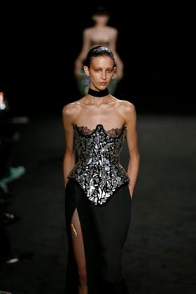 ASHI STUDIO Haute Couture spring summer 2025 Paris january 2005 ASHI STUDIO Haute Couture spring summer 2025 Paris january 2005, Credit:Zeppelin Avalon  Copyright: xZeppelinx xAvalonx 0958892425