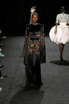 ASHI STUDIO Haute Couture spring summer 2025 Paris january 2005 ASHI STUDIO Haute Couture spring summer 2025 Paris january 2005, Credit:Zeppelin Avalon  Copyright: xZeppelinx xAvalonx 0958892791