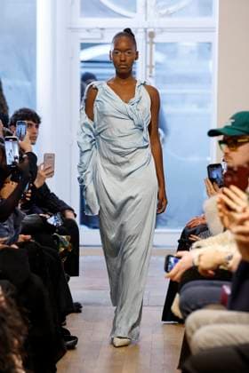 Peet Dullaert Haute Couture spring summer 2025 Paris january 2005 Peet Dullaert Haute Couture spring summer 2025 Paris january 2005, Credit:Zeppelin Avalon  Copyright: xZeppelinx xAvalonx 0958962820