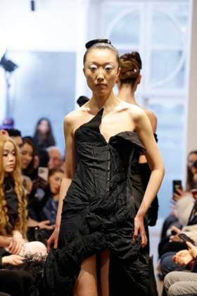 Peet Dullaert Haute Couture spring summer 2025 Paris january 2005 Peet Dullaert Haute Couture spring summer 2025 Paris january 2005, Credit:Zeppelin Avalon  Copyright: xZeppelinx xAvalonx 0958962842