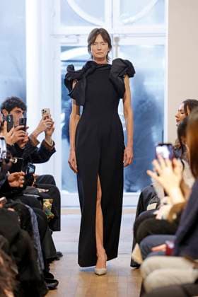 Peet Dullaert Haute Couture spring summer 2025 Paris january 2005 Peet Dullaert Haute Couture spring summer 2025 Paris january 2005, Credit:Zeppelin Avalon  Copyright: xZeppelinx xAvalonx 0958962953