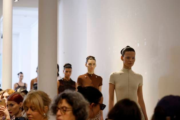 Peet Dullaert Haute Couture spring summer 2025 Paris january 2005 Peet Dullaert Haute Couture spring summer 2025 Paris january 2005, Credit:Zeppelin Avalon  Copyright: xZeppelinx xAvalonx 0958962973
