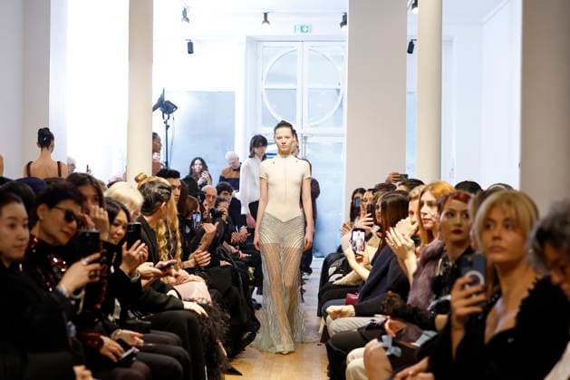 Peet Dullaert Haute Couture spring summer 2025 Paris january 2005 Peet Dullaert Haute Couture spring summer 2025 Paris january 2005, Credit:Zeppelin Avalon  Copyright: xZeppelinx xAvalonx 0958962984