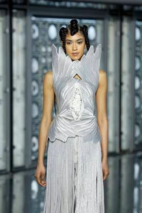Maison Sara Chraibi Haute Couture spring summer 2025 Paris january 2005 Maison Sara Chraibi Haute Couture spring summer 2025 Paris january 2005, Credit:Zeppelin Avalon  Copyright: xZeppelinx xAvalonx 0959008333