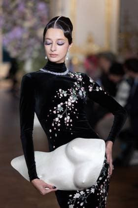 PFW Miss Sohee Runway NB A model walks the runway during the Yuima Nakazato Haute Couture Spring-Summer 2025 show as part of Paris Fashion Week on January 30, 2025 in Paris, France. Photo by Nasser Berzane ABACAPRESS.COM Paris France  Copyright: xBerzanexNasser ABACAx