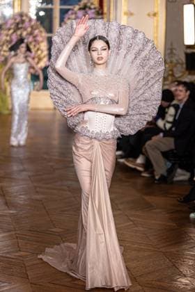 PFW Miss Sohee Runway NB A model walks the runway during the Yuima Nakazato Haute Couture Spring-Summer 2025 show as part of Paris Fashion Week on January 30, 2025 in Paris, France. Photo by Nasser Berzane ABACAPRESS.COM Paris France  Copyright: xBerzanexNasser ABACAx