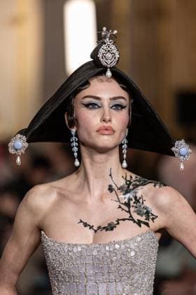 PFW Miss Sohee Runway NB A model walks the runway during the Yuima Nakazato Haute Couture Spring-Summer 2025 show as part of Paris Fashion Week on January 30, 2025 in Paris, France. Photo by Nasser Berzane ABACAPRESS.COM Paris France  Copyright: xBerzanexNasser ABACAx