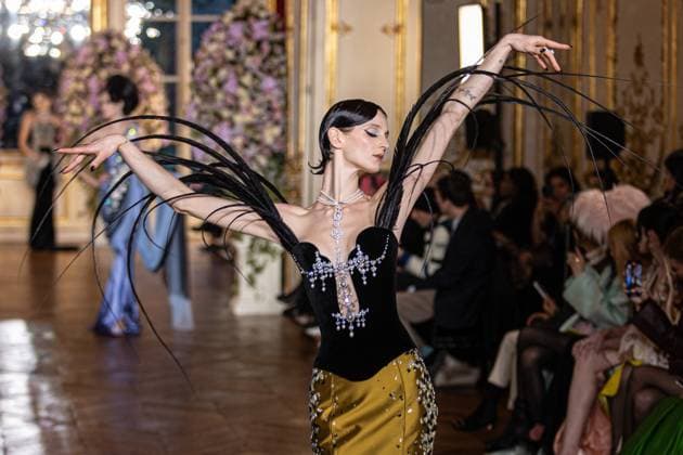PFW Miss Sohee Runway NB A model walks the runway during the Yuima Nakazato Haute Couture Spring-Summer 2025 show as part of Paris Fashion Week on January 30, 2025 in Paris, France. Photo by Nasser Berzane ABACAPRESS.COM Paris France  Copyright: xBerzanexNasser ABACAx