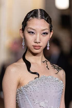 PFW Miss Sohee Runway NB A model walks the runway during the Yuima Nakazato Haute Couture Spring-Summer 2025 show as part of Paris Fashion Week on January 30, 2025 in Paris, France. Photo by Nasser Berzane ABACAPRESS.COM Paris France  Copyright: xBerzanexNasser ABACAx