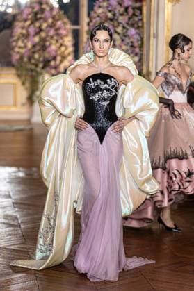 PFW Miss Sohee Runway NB A model walks the runway during the Yuima Nakazato Haute Couture Spring-Summer 2025 show as part of Paris Fashion Week on January 30, 2025 in Paris, France. Photo by Nasser Berzane ABACAPRESS.COM Paris France  Copyright: xBerzanexNasser ABACAx