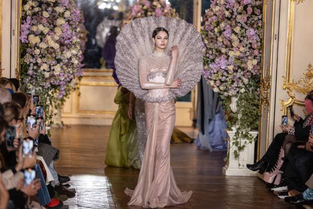 PFW Miss Sohee Runway NB A model walks the runway during the Yuima Nakazato Haute Couture Spring-Summer 2025 show as part of Paris Fashion Week on January 30, 2025 in Paris, France. Photo by Nasser Berzane ABACAPRESS.COM Paris France  Copyright: xBerzanexNasser ABACAx
