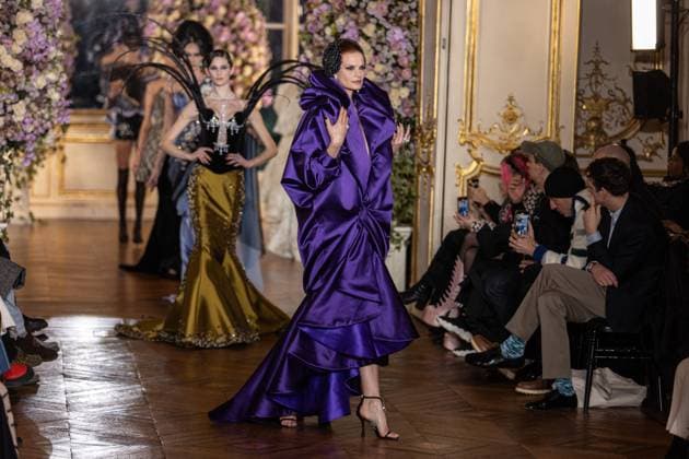 PFW Miss Sohee Runway NB A model walks the runway during the Yuima Nakazato Haute Couture Spring-Summer 2025 show as part of Paris Fashion Week on January 30, 2025 in Paris, France. Photo by Nasser Berzane ABACAPRESS.COM Paris France  Copyright: xBerzanexNasser ABACAx