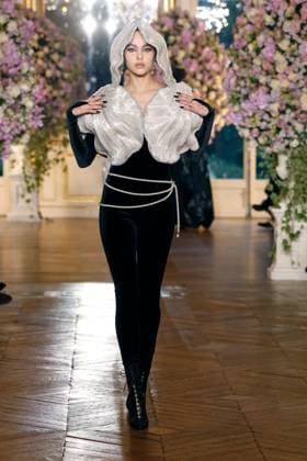 (250131) -- PARIS, Jan. 31, 2025 -- A model presents a creation from the haute couture Spring Summer 2025 collections by Miss Sohee during the Paris Fashion Week in Paris, France, on Jan. 30, 2025. ( Handout via Xinhua) FRANCE-PARIS-FASHION WEEK-MISS SOHEE MeetEurope 