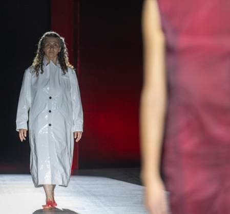 Fashion in Motion: Eden Loweth x Maggi Hambling at the V&A, London, UK, on 31st Jan, 2025 V&A, London, UK. 31st Jan, 2025. Fashion in Motion: Eden Loweth x Maggi Hambling. Free catwalk shows present an evocative new collection created by designer Eden Loweth in response to artist Maggi Hambling™s work. The showcase bring together the dynamism of Hambling s paintings with the individuality of Loweth s designs to reflect the shared rebellious spirit underpinning both their creative processes. Maggi Hambling is regarded as one of the UK™s greatest artists, and her work is held in public collections around the world. Eden Loweth gained renown as a co-founder of ART SCHOOL, a genderless fashion label that centred queer identity in the design  Copyright: xMalcolmxParkx xAvalonx 0959180093