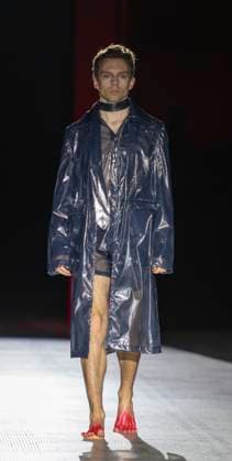Fashion in Motion: Eden Loweth x Maggi Hambling at the V&A, London, UK, on 31st Jan, 2025 V&A, London, UK. 31st Jan, 2025. Fashion in Motion: Eden Loweth x Maggi Hambling. Free catwalk shows present an evocative new collection created by designer Eden Loweth in response to artist Maggi Hambling™s work. The showcase bring together the dynamism of Hambling s paintings with the individuality of Loweth s designs to reflect the shared rebellious spirit underpinning both their creative processes. Maggi Hambling is regarded as one of the UK™s greatest artists, and her work is held in public collections around the world. Eden Loweth gained renown as a co-founder of ART SCHOOL, a genderless fashion label that centred queer identity in the design  Copyright: xMalcolmxParkx xAvalonx 0959180503