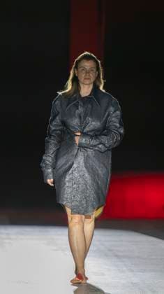 Fashion in Motion: Eden Loweth x Maggi Hambling at the V&A, London, UK, on 31st Jan, 2025 V&A, London, UK. 31st Jan, 2025. Fashion in Motion: Eden Loweth x Maggi Hambling. Free catwalk shows present an evocative new collection created by designer Eden Loweth in response to artist Maggi Hambling™s work. The showcase bring together the dynamism of Hambling s paintings with the individuality of Loweth s designs to reflect the shared rebellious spirit underpinning both their creative processes. Maggi Hambling is regarded as one of the UK™s greatest artists, and her work is held in public collections around the world. Eden Loweth gained renown as a co-founder of ART SCHOOL, a genderless fashion label that centred queer identity in the design  Copyright: xMalcolmxParkx xAvalonx 0959180831