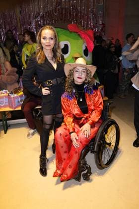 Regina Halmich und Kristina Vogel bei der Marina Hoermanseder Modenschau am 31.01.2025 im Rahmen der Fashion Week 2025 in Berlin Fashion Week Berlin - Marina Hoermanseder Modenschau