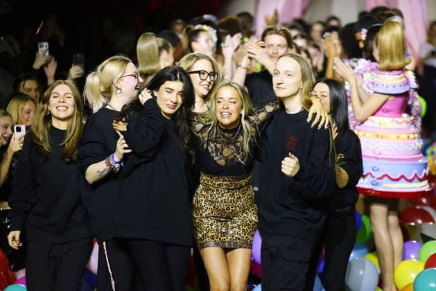 Marina Hoermanseder und Models auf dem Laufsteg bei ihrer Modenschau am 31.01.2025 im Rahmen der Fashion Week 2025 in Berlin Fashion Week Berlin - Marina Hoermanseder Modenschau